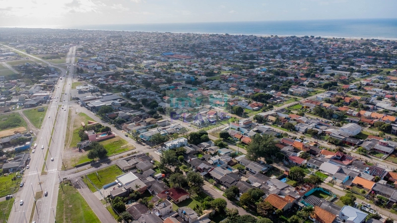 Casa à venda com amplo espaço: 12ª foto da galeria de imagens do imóvel