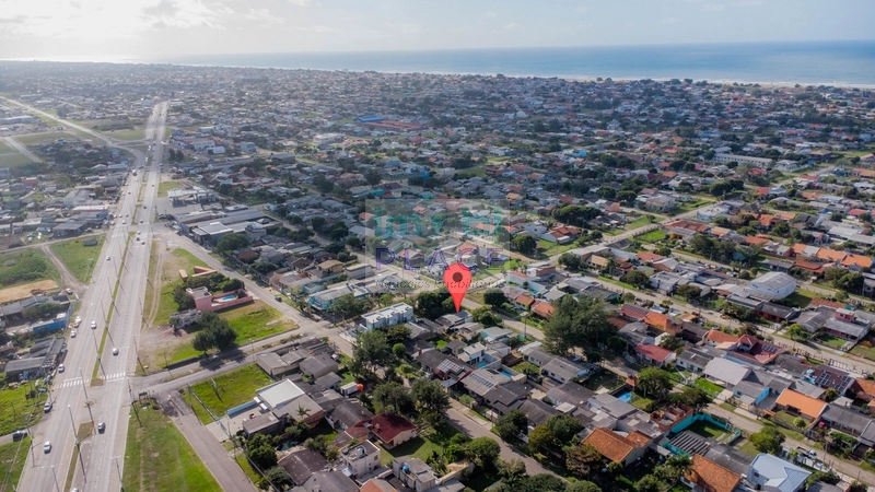 Casa à venda com amplo espaço: 13ª foto da galeria de imagens do imóvel
