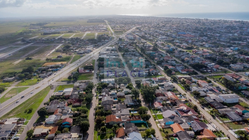 Casa à venda com amplo espaço: 10ª foto da galeria de imagens do imóvel