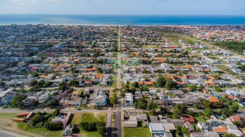 Casa à venda com amplo espaço: 14ª foto da galeria de imagens do imóvel