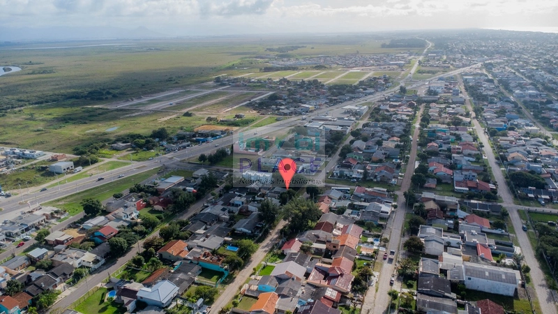 Casa à venda com amplo espaço: 9ª foto da galeria de imagens do imóvel