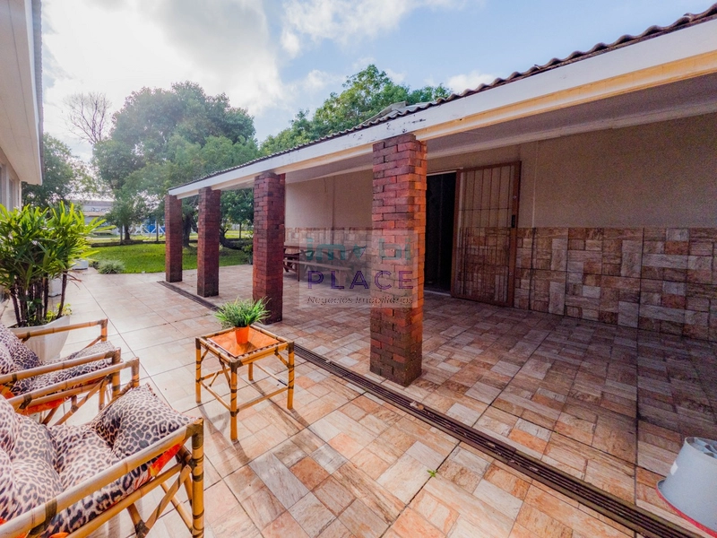 Casa à venda com amplo espaço: 51ª foto da galeria de imagens do imóvel