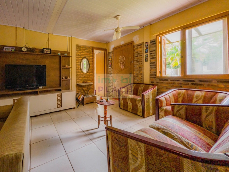 Casa à venda com amplo espaço: 28ª foto da galeria de imagens do imóvel