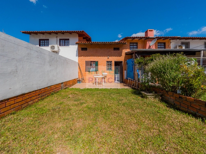 Casa à venda com arquitetura diferenciada: 1ª foto da galeria de imagens do imóvel