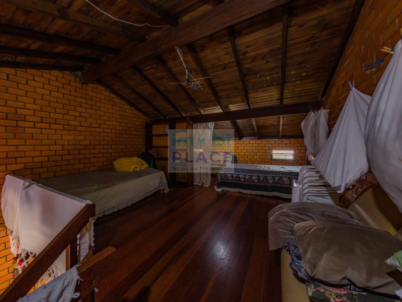 Casa à venda com arquitetura diferenciada: 20ª foto da galeria de imagens do imóvel