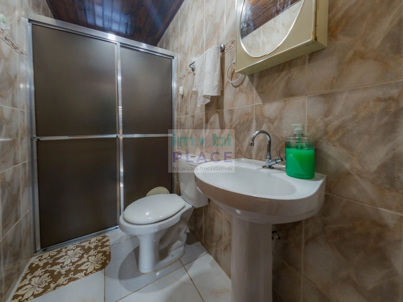Casa à venda com arquitetura diferenciada: 5ª foto da galeria de imagens do imóvel
