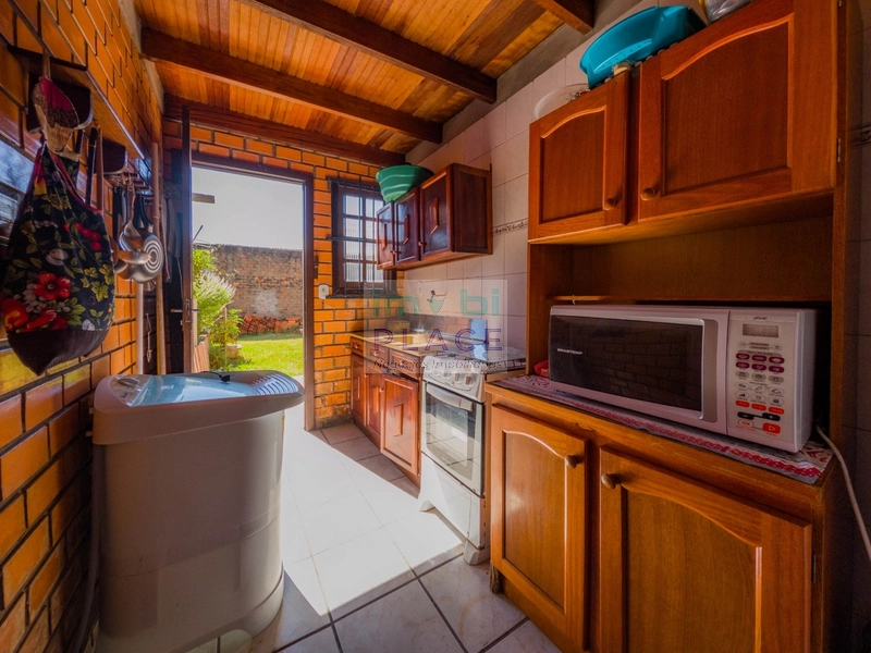 Casa à venda com arquitetura diferenciada: 3ª foto da galeria de imagens do imóvel