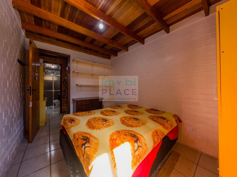 Casa à venda com arquitetura diferenciada: 11ª foto da galeria de imagens do imóvel