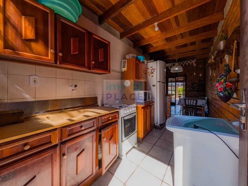 Casa à venda com arquitetura diferenciada: 15ª foto da galeria de imagens do imóvel