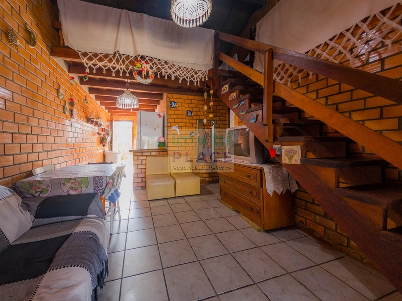 Casa à venda com arquitetura diferenciada: 17ª foto da galeria de imagens do imóvel