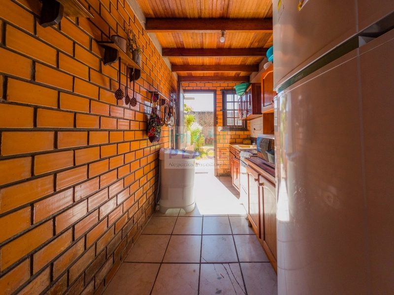 Casa à venda com arquitetura diferenciada: 10ª foto da galeria de imagens do imóvel
