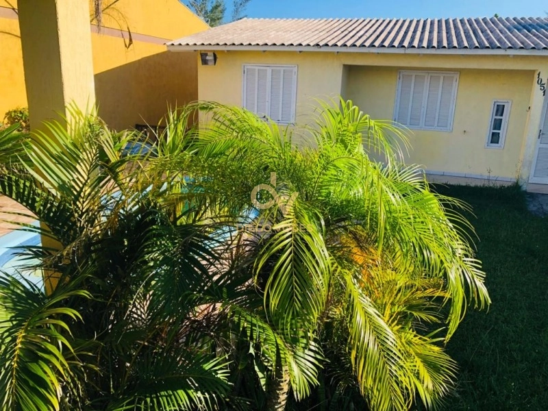 Casa com amplo terreno 2 quartos quiosque com churrasqueira e piscina: 3ª foto da galeria de imagens do imóvel