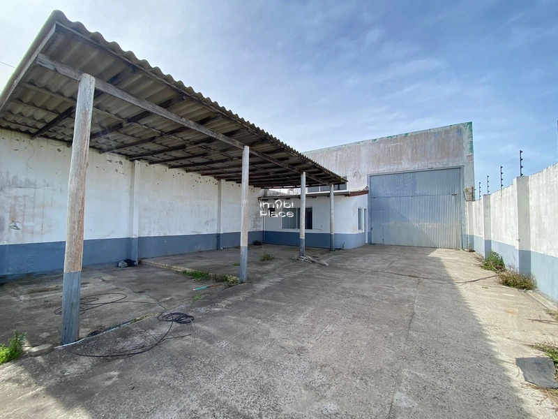 Excelente Pavilhão, com toda infraestrutura, pronto para comércios.: 1ª foto da galeria de imagens do imóvel