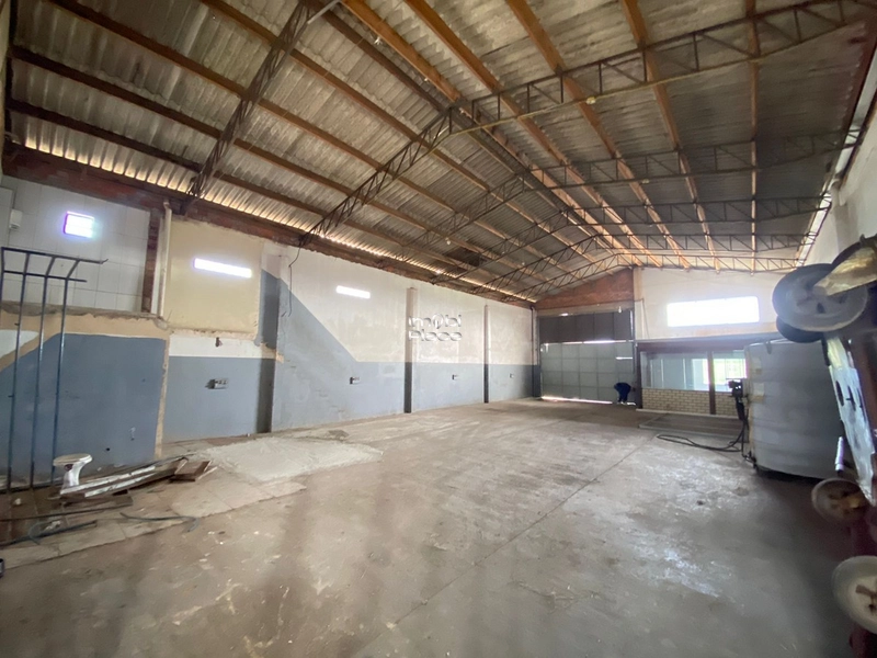 Excelente Pavilhão, com toda infraestrutura, pronto para comércios.: 14ª foto da galeria de imagens do imóvel