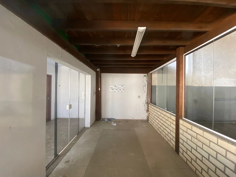 Excelente Pavilhão, com toda infraestrutura, pronto para comércios.: 15ª foto da galeria de imagens do imóvel