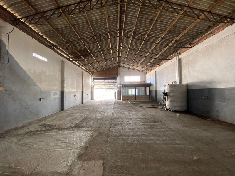 Excelente Pavilhão, com toda infraestrutura, pronto para comércios.: 11ª foto da galeria de imagens do imóvel