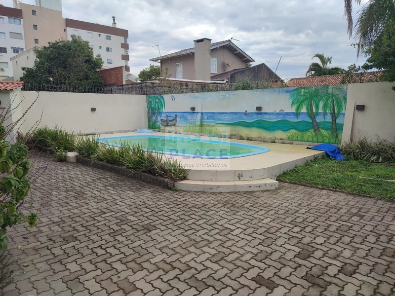 Residência Espaçosa com Piscina em Localização Central: 22ª foto da galeria de imagens do imóvel