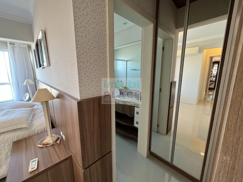 Luxoso e sofisticado apartamento com características únicas: 32ª foto da galeria de imagens do imóvel