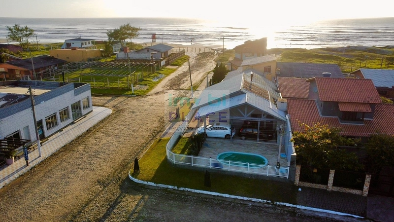 Encante-se com este Refúgio à Beira-Mar em Imbé!: 1ª foto da galeria de imagens do imóvel