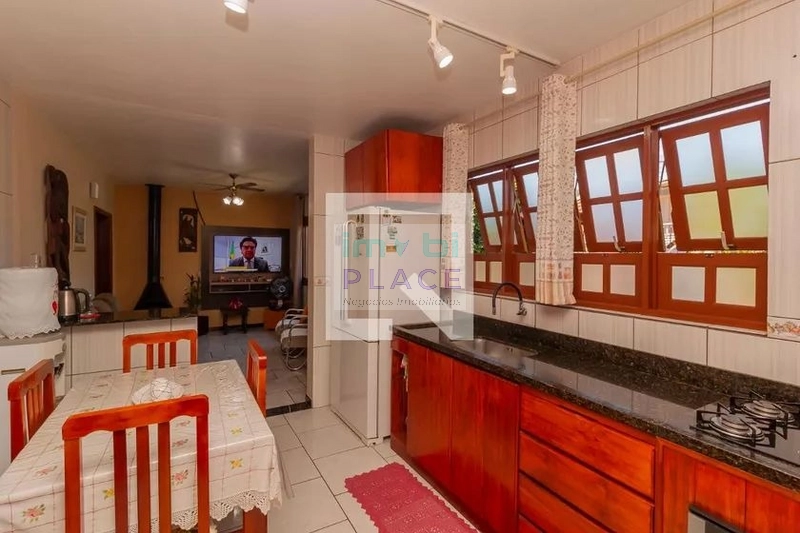 Residência em Novo Hamburgo com um design contemporâneo e aconchegante: 16ª foto da galeria de imagens do imóvel