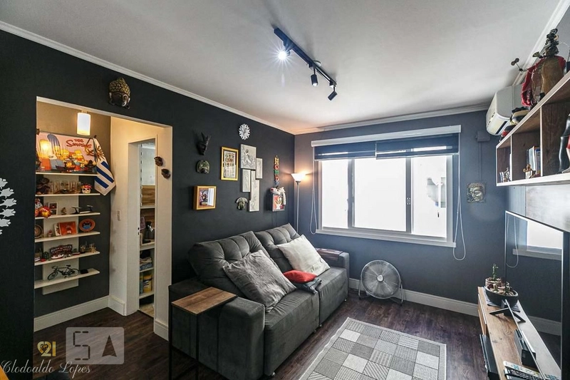 Apartamento de um dormitório e vaga, no bairro Menino Deus;