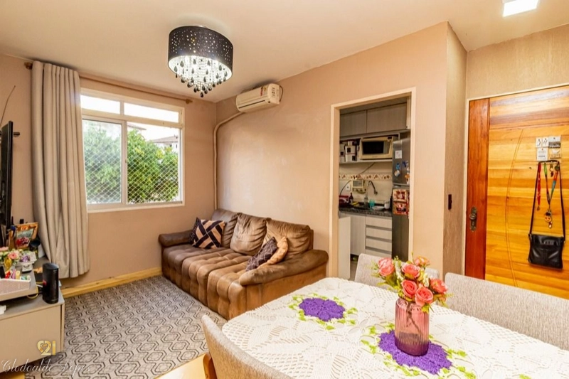 Apartamento dois dormitórios de frente com vaga;