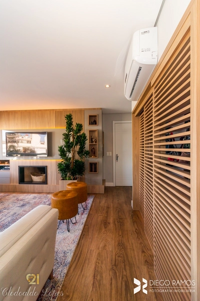 Apartamento 4 suítes, 3 vagas individuais, bairro Menino Deus;: 9ª foto da galeria de imagens do imóvel