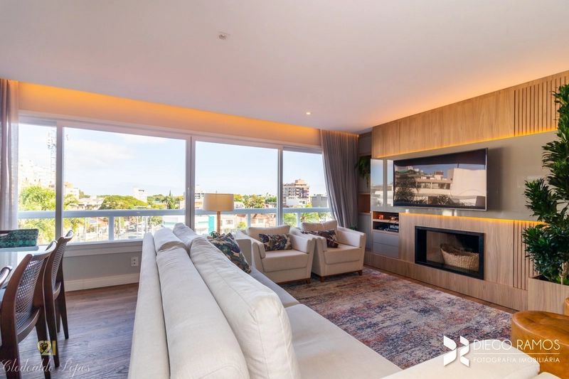 Apartamento 4 suítes, 3 vagas individuais, bairro Menino Deus;: 10ª foto da galeria de imagens do imóvel