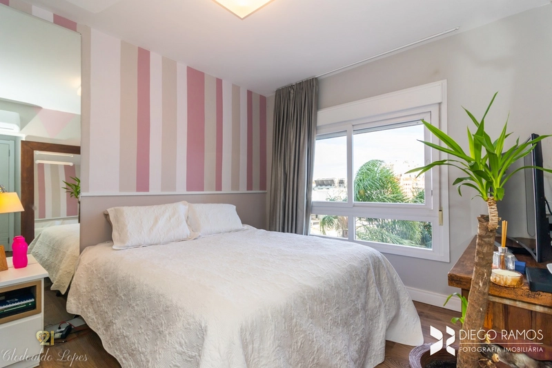 Apartamento 4 suítes, 3 vagas individuais, bairro Menino Deus;: 20ª foto da galeria de imagens do imóvel