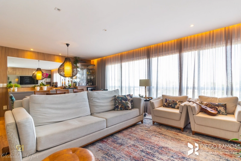 Apartamento 4 suítes, 3 vagas individuais, bairro Menino Deus;: 2ª foto da galeria de imagens do imóvel