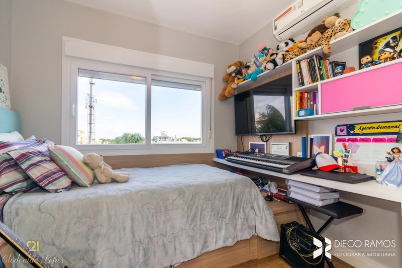 Apartamento 4 suítes, 3 vagas individuais, bairro Menino Deus;: 17ª foto da galeria de imagens do imóvel