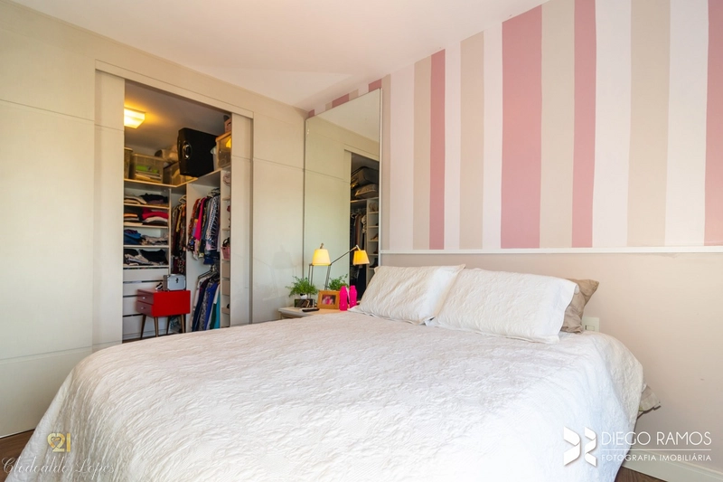 Apartamento 4 suítes, 3 vagas individuais, bairro Menino Deus;: 21ª foto da galeria de imagens do imóvel