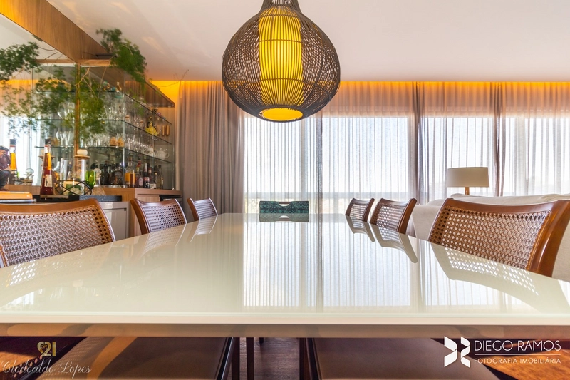 Apartamento 4 suítes, 3 vagas individuais, bairro Menino Deus;: 6ª foto da galeria de imagens do imóvel