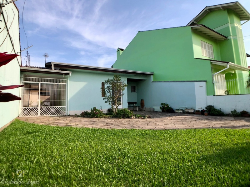 Casa de alvenaria, térrea, 3 dormitórios, próxima ao Bourbon Cassol.: 2ª foto da galeria de imagens do imóvel