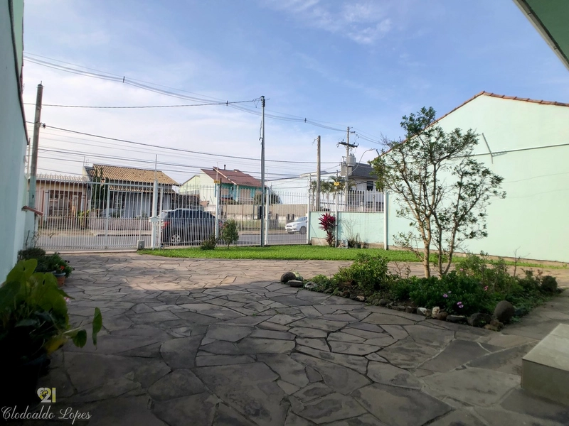 Casa de alvenaria, térrea, 3 dormitórios, próxima ao Bourbon Cassol.: 3ª foto da galeria de imagens do imóvel