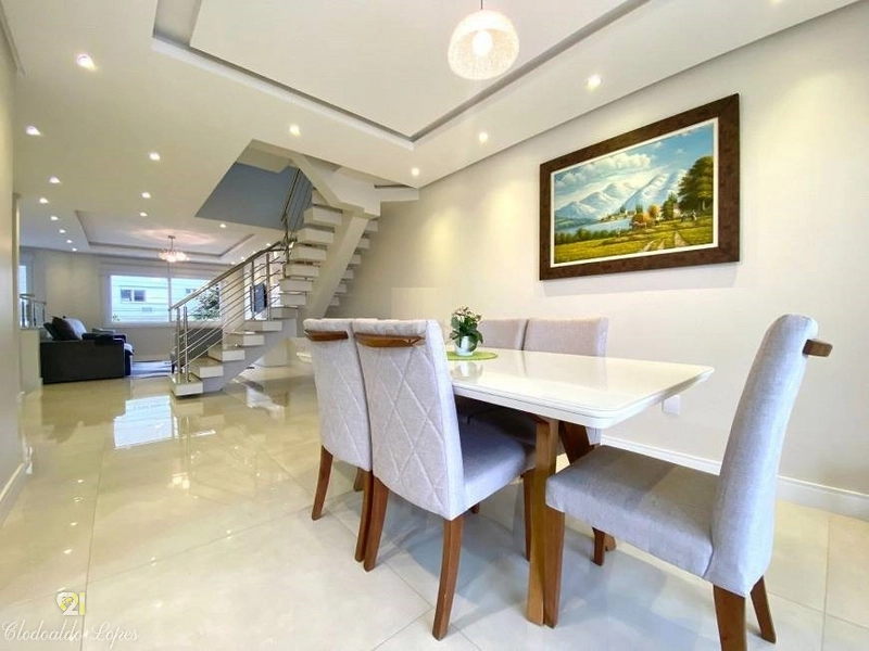 Casa espetacular com 3 dormitórios, suíte, nova, Vila Ipiranga;