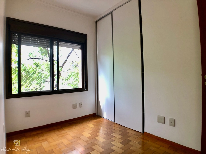 Apartamento 2 dormitórios, vaga e elevador, bairro Petrópolis;: 11ª foto da galeria de imagens do imóvel