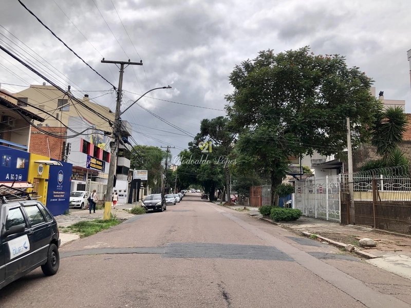 Terreno com 12 m de frente por 36 m de fundos, bairro Cristo Redentor;: 3ª foto da galeria de imagens do imóvel