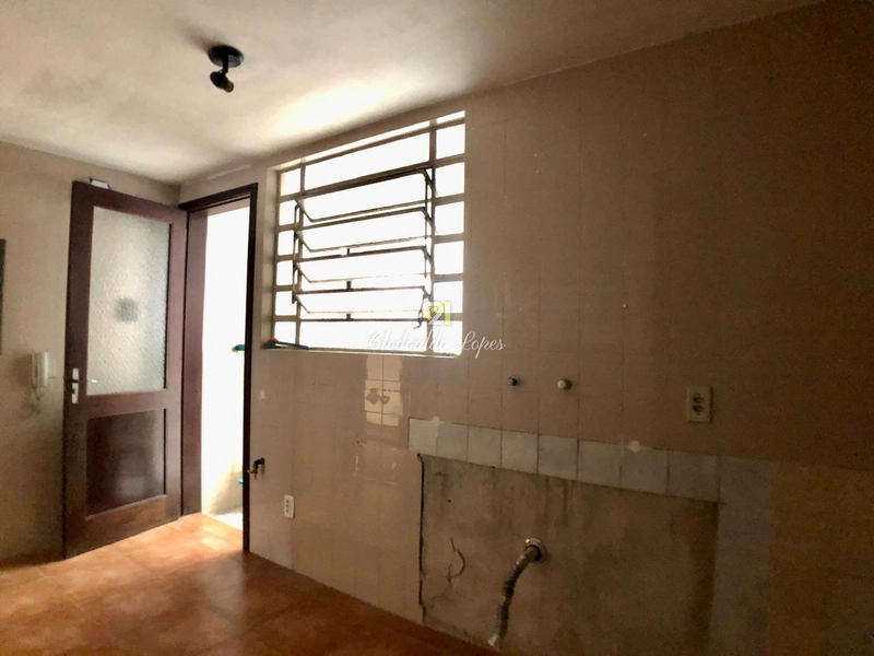 Apto 2 quartos, 2 banheiros e 2 pátios, entre col. Militar e Clínicas: 16ª foto da galeria de imagens do imóvel