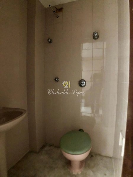 Apto 2 quartos, 2 banheiros e 2 pátios, entre col. Militar e Clínicas: 17ª foto da galeria de imagens do imóvel