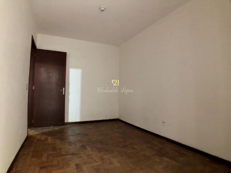 Apto 2 quartos, 2 banheiros e 2 pátios, entre col. Militar e Clínicas: 10ª foto da galeria de imagens do imóvel