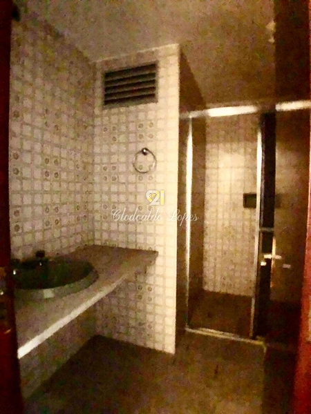 Apto 2 quartos, 2 banheiros e 2 pátios, entre col. Militar e Clínicas: 20ª foto da galeria de imagens do imóvel