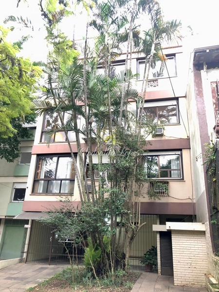 Apto 2 quartos, 2 banheiros e 2 pátios, entre col. Militar e Clínicas: 2ª foto da galeria de imagens do imóvel