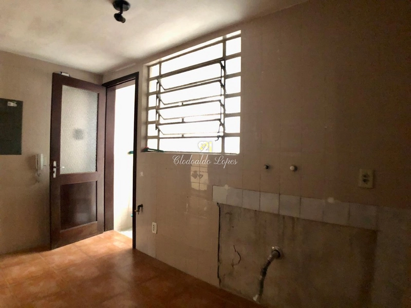 Apto 2 quartos, 2 banheiros e 2 pátios, entre col. Militar e Clínicas: 15ª foto da galeria de imagens do imóvel