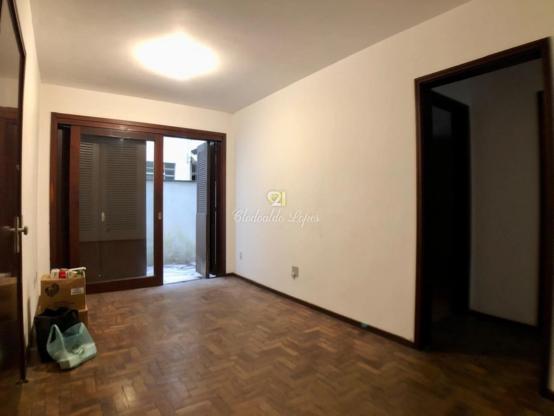 Apto 2 quartos, 2 banheiros e 2 pátios, entre col. Militar e Clínicas: 7ª foto da galeria de imagens do imóvel