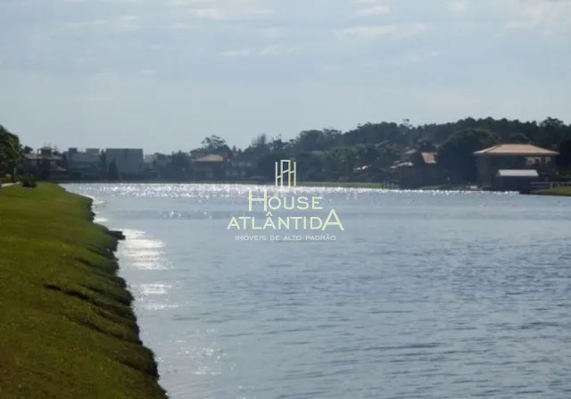 Belíssima residência, à beira do lago, no Condomínio Lagos park: 6ª foto da galeria de imagens do imóvel