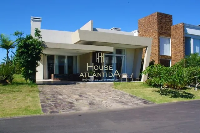 Linda casa totalmente mobiliada e decorada no condomínio Villagio: 1ª foto da galeria de imagens do imóvel