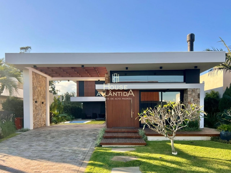 Linda casa, no condomínio Villagio de Atlântida.: 2ª foto da galeria de imagens do imóvel