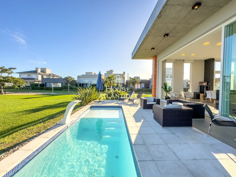 Magnífica casa beira lago de alto padrão construtivo, com 4 suítes.: 21ª foto da galeria de imagens do imóvel