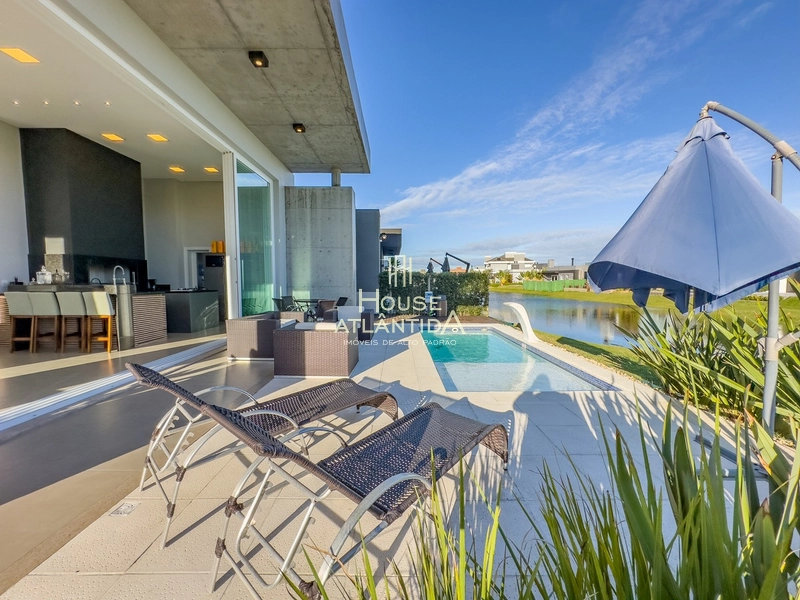 Magnífica casa beira lago de alto padrão construtivo, com 4 suítes.: 24ª foto da galeria de imagens do imóvel